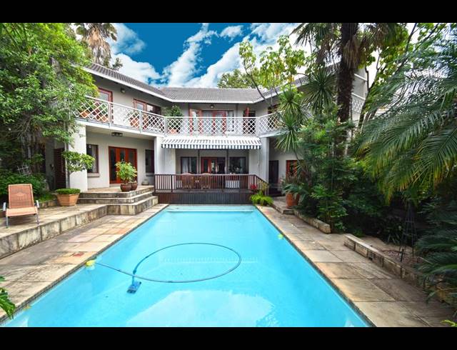 4 BEDROOM HOUSE FOR SALE IN BENMORE GARDENS